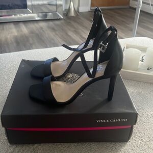 Vince Camuto